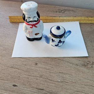 The little Chef and teapot